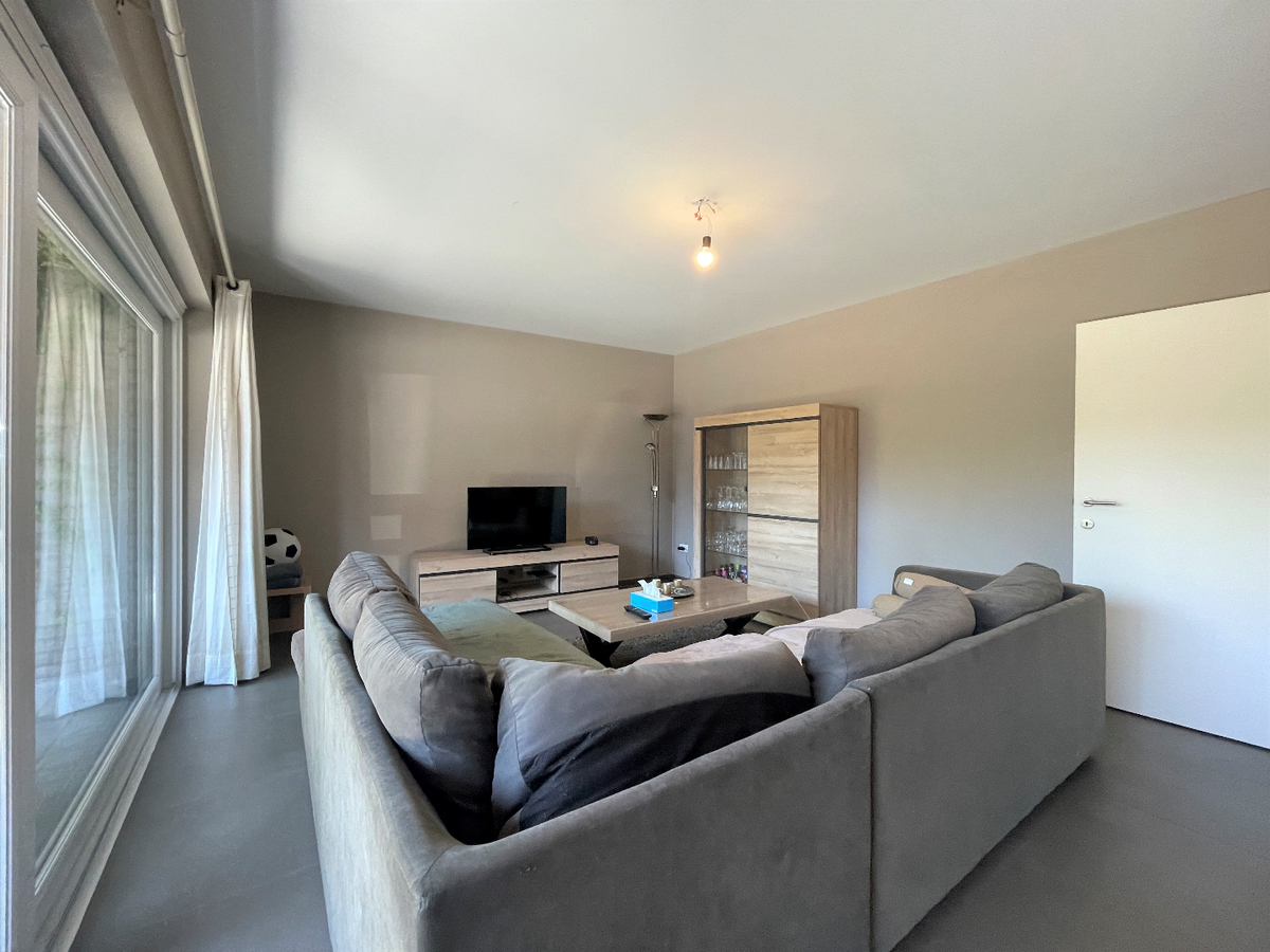 Gelijkvloers, nieuwbouwappartement met 2 slaapkamers en terras te centrum Aartrijke (geen gemeenschappelijke kosten) 