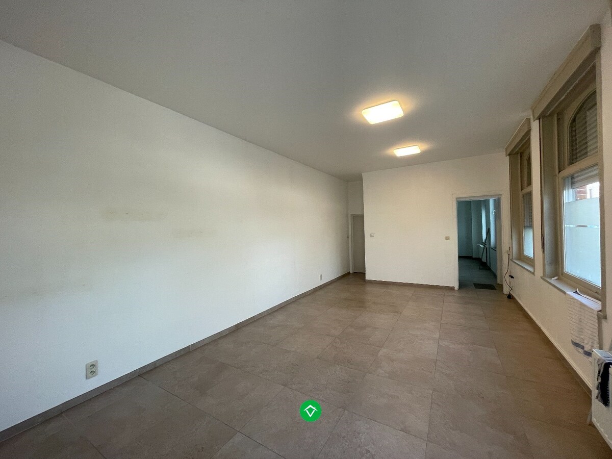 Hoekwoning met 2 slaapkamers te centrum Roeselare 