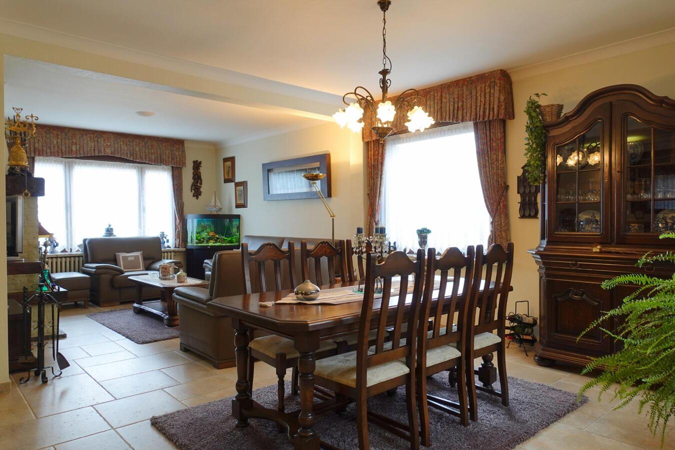 Uitzonderlijke woonst met werkplaats 