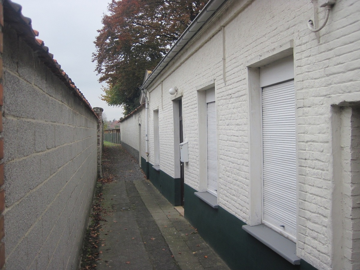 Verzorgde, authentieke rijwoning in hartje Asper. 