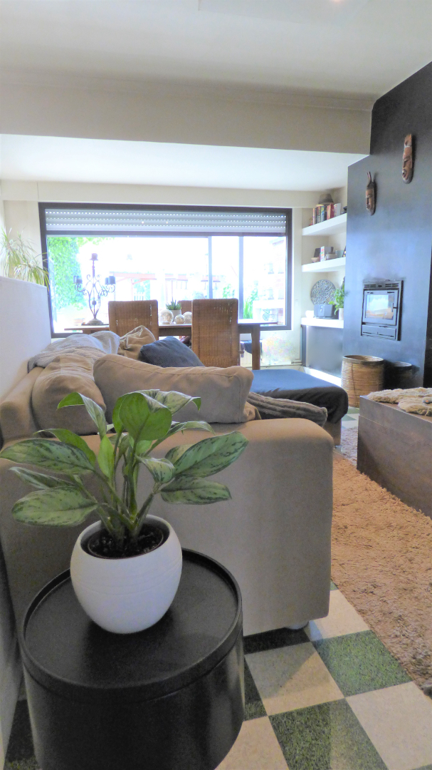 Aantrekkelijke en karaktervolle gezinswoning in het centrum van Zwevegem. 