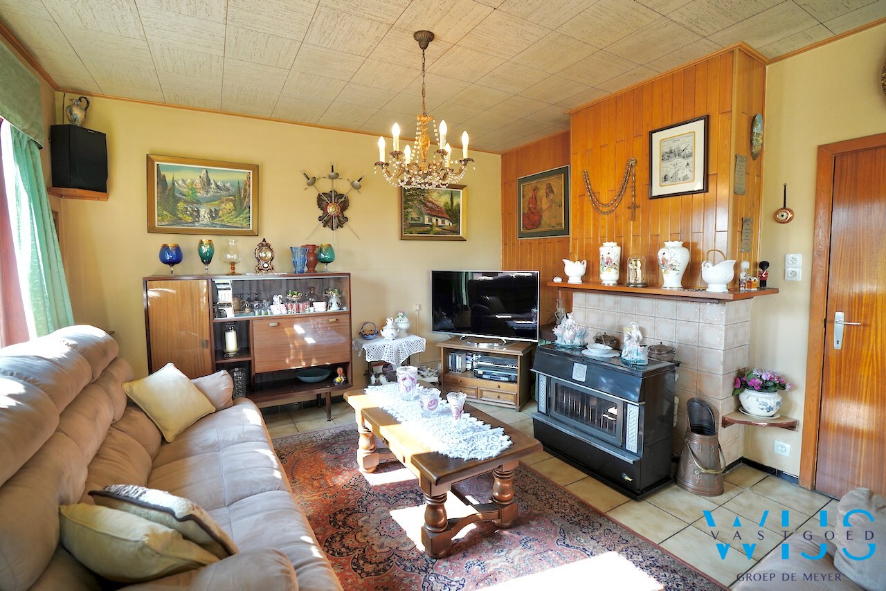 Open bebouwing op fenomenaal perceel van 2.108 m² te Oosteeklo ! 