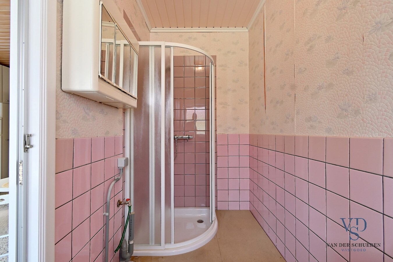 Ruime Half Open Bebouwing in rustige buurt 