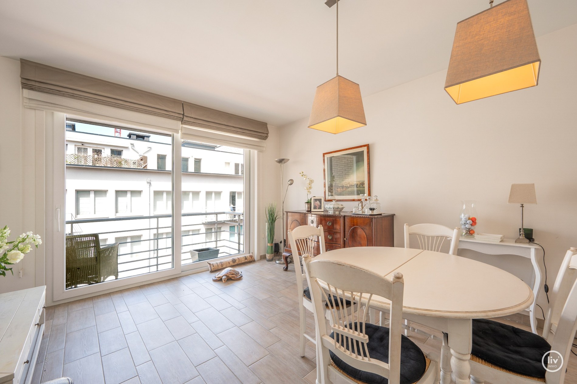 Instapklaar  2-slaapkamerappartement op een centrale ligging te Bayauxlaan in Knokke. 