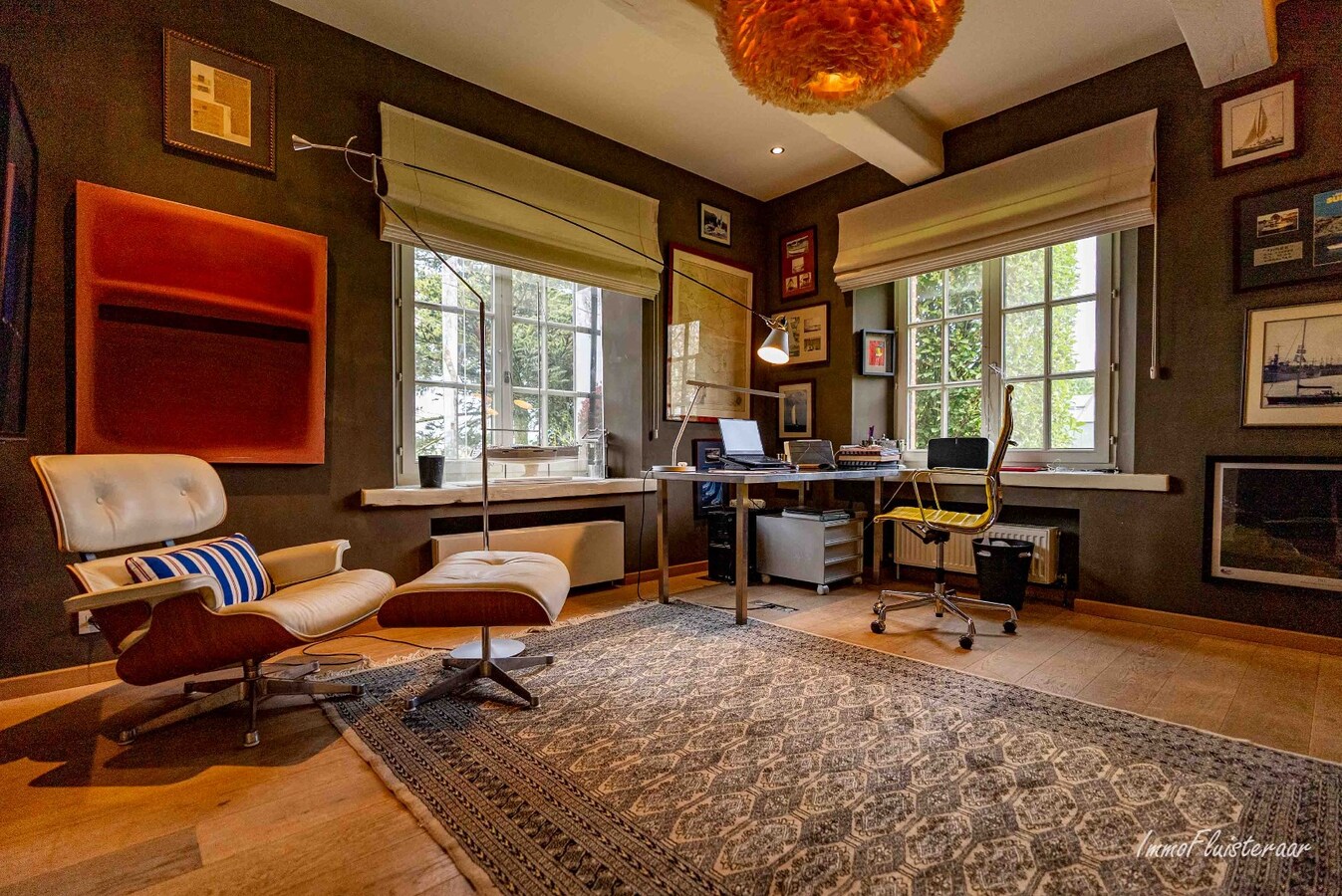 Exclusief landhuis met hippische accommodatie en binnenpiste op ca. 1,8 ha in Wuustwezel (Mogelijkheid tot aankoop van ca. 6 ha aangrenzend weiland) 