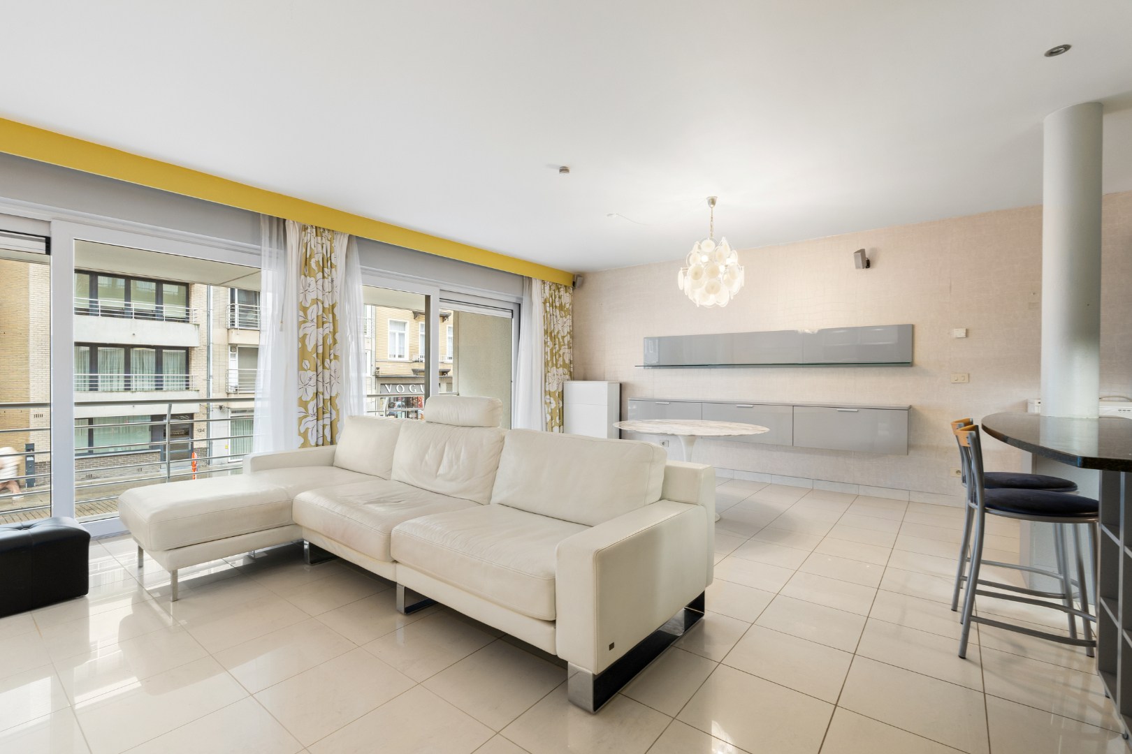 Instapklaar appartement met twee slaapkamers en zonnig terras in het centrum van Oostende 