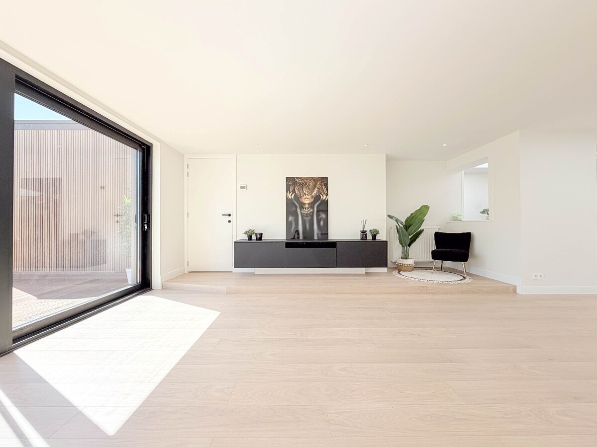 Prachtige ruime woning met grote zonnige tuin !    **** NONO INSPIRED **** 