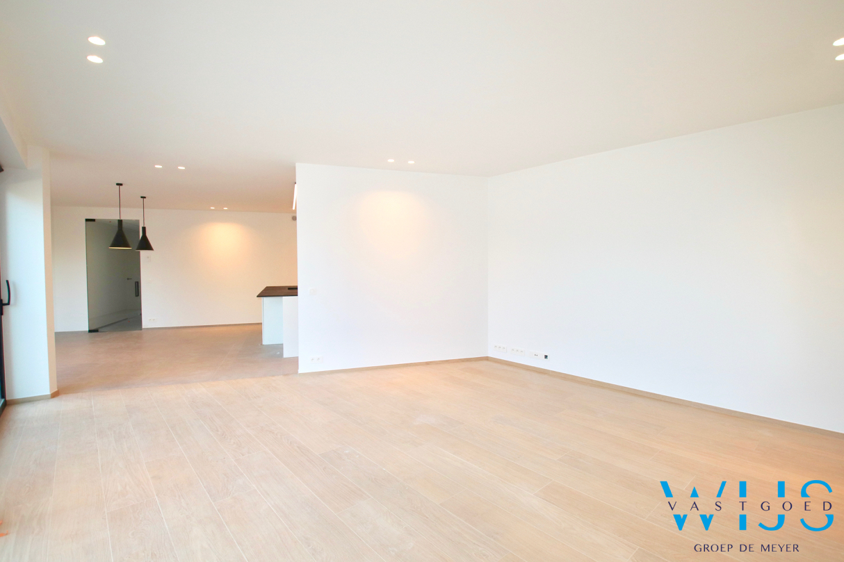 PRACHTIG gelijkvoersappartement te KLUIZEN ! 