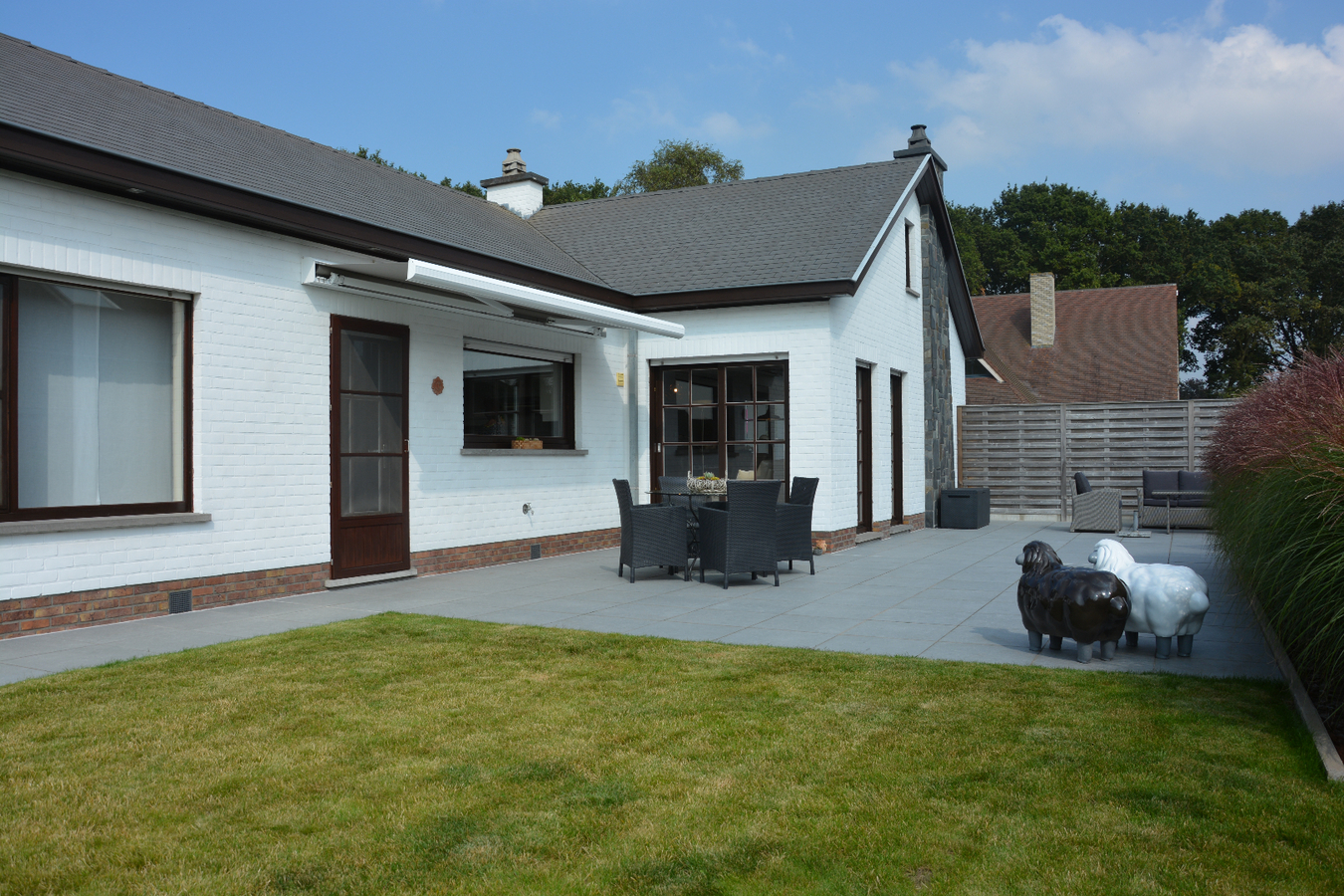 Prachtige villa in bungalowstijl op uitstekende locatie 