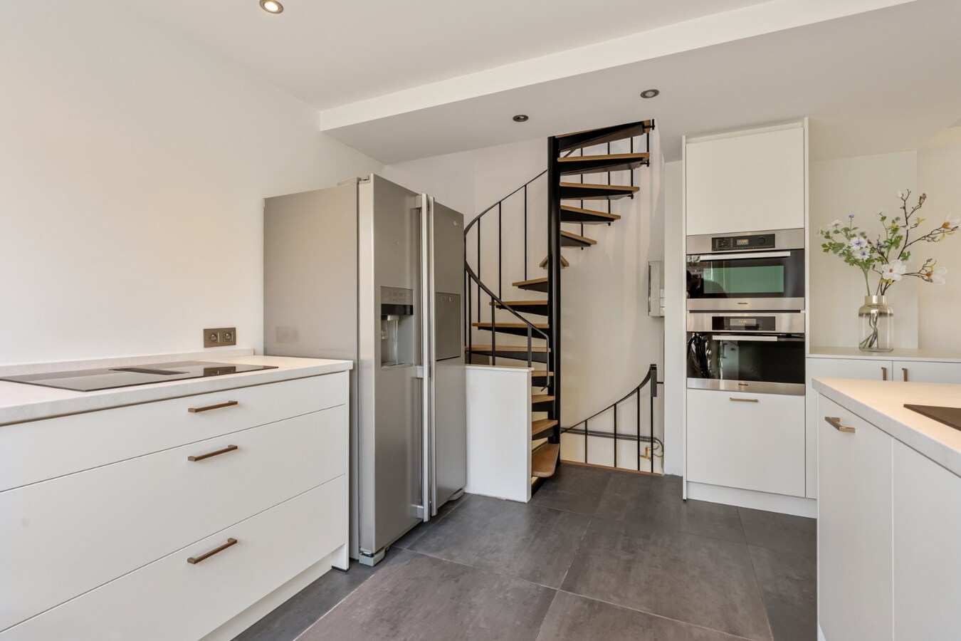 Gezellige, instapklare stadswoning in het centrum van Maaseik grenzend aan de groene wal! 