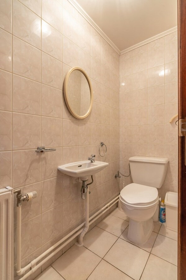 Instapklare woning op een leuke locatie te As. 