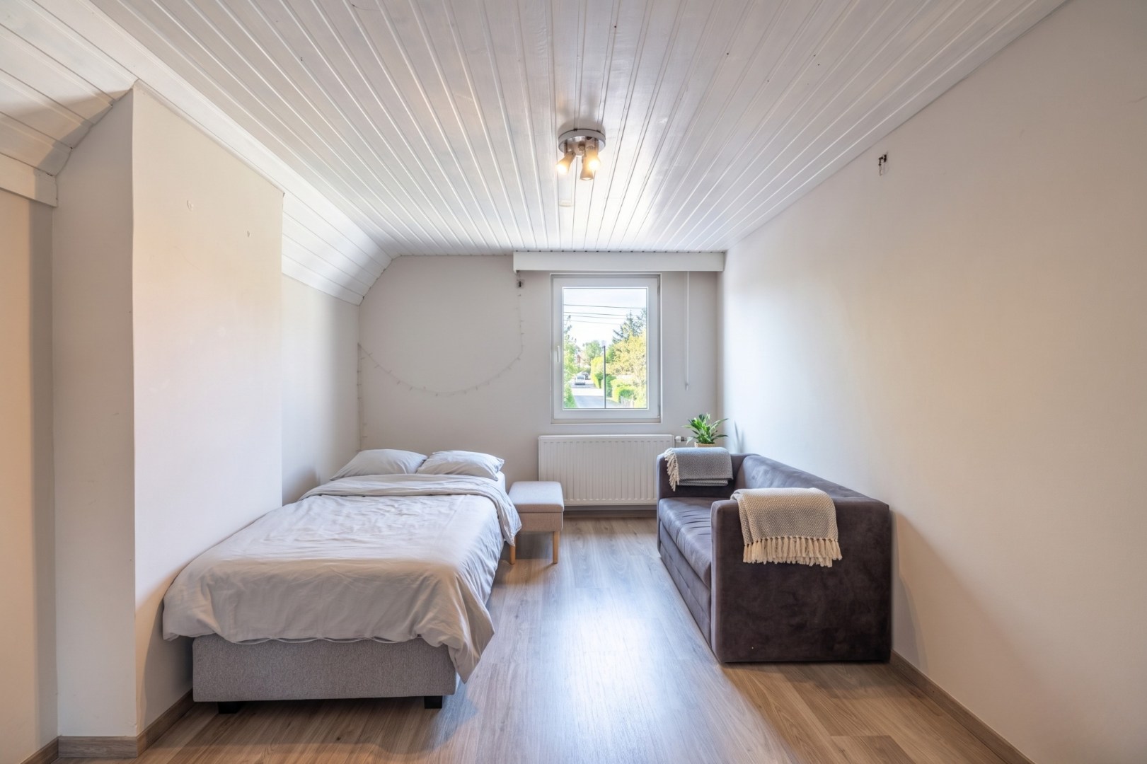 Authentieke woning met zonnige tuin en garage op gegeerde ligging te Knokke 
