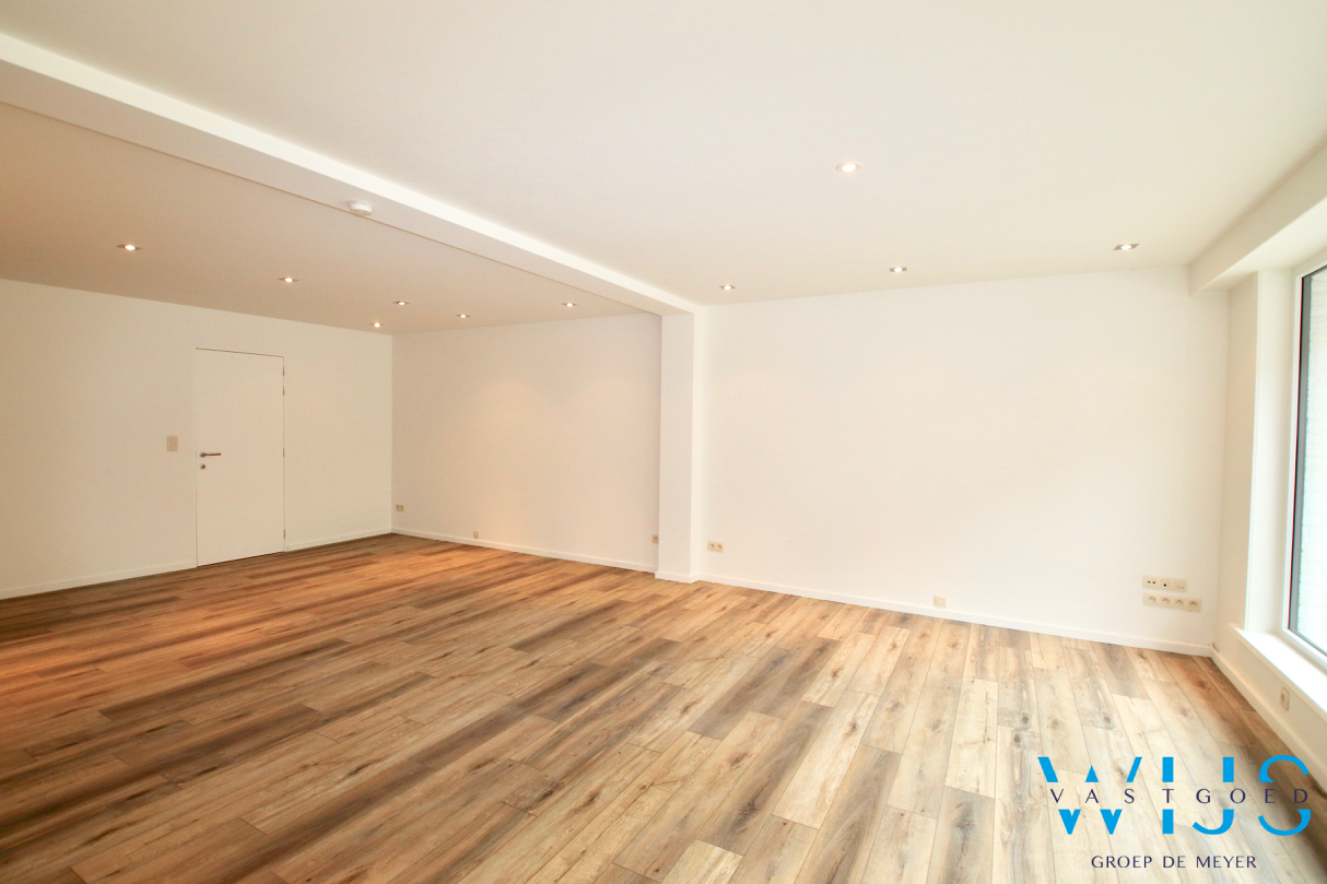 Instapklaar gelijkvloers appartement met 1 slaapkamer &amp; binnenkoer te ASSENEDE! 