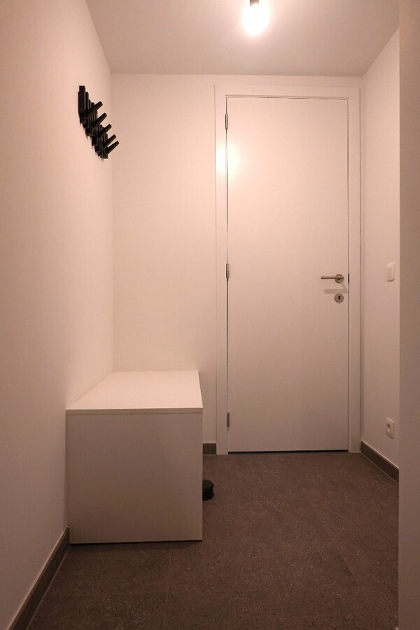 Prachtig 3-slaapkamerappartement met staanplaats in het voormalige gemeentehuis van Vleteren 