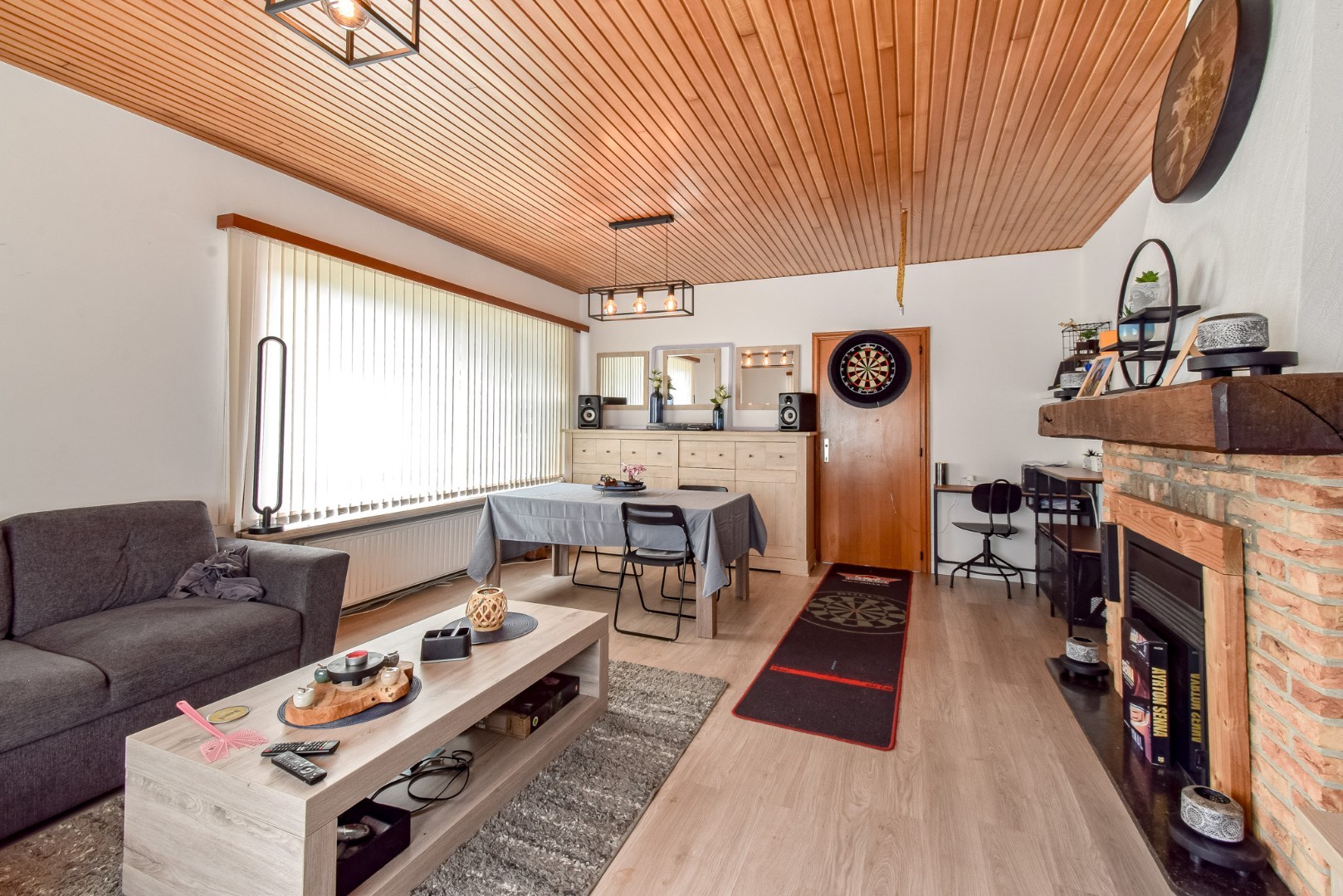 Ruime gezinswoning met grote tuin en 4 slaapkamers in  rustige woonwijk te Gistel 