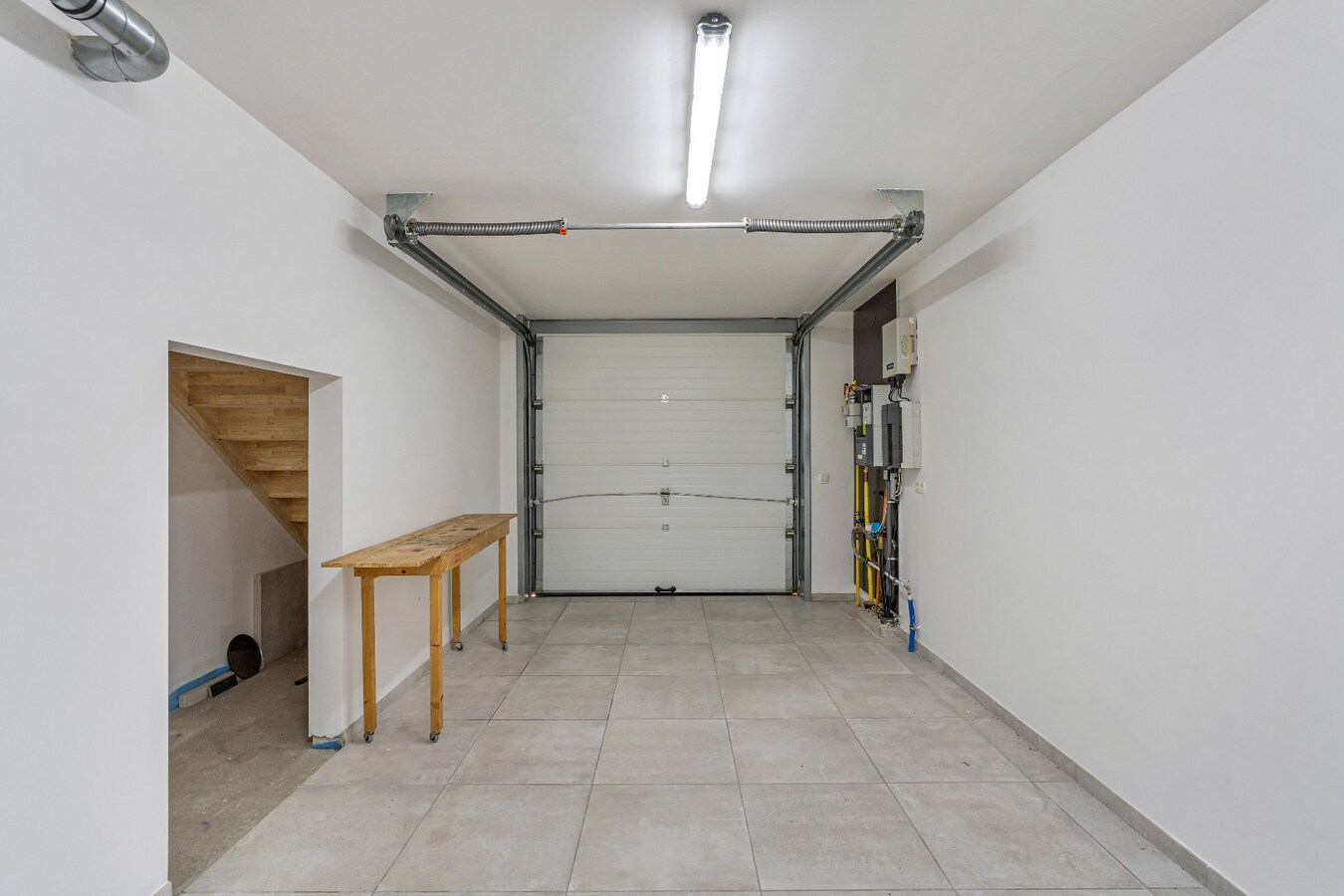 Hedendaagse halfopen bebouwing, energielabel A, gelegen in rustige woonomgeving. 