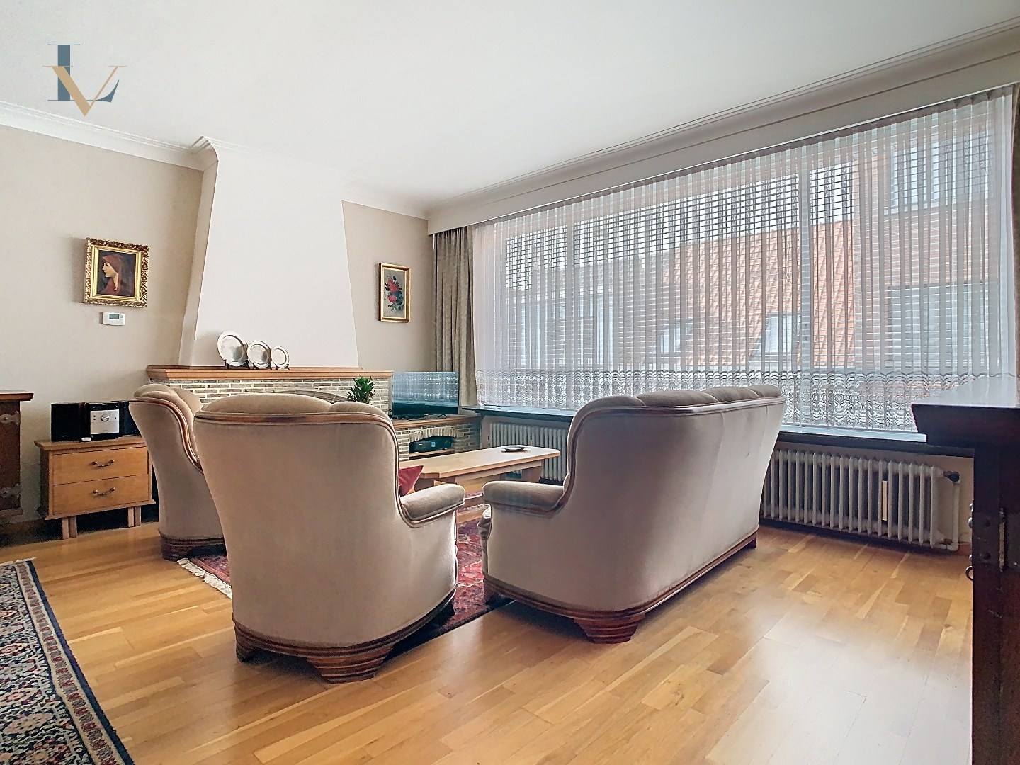 Te renoveren woning met groot potentieel in hartje Merksem! 