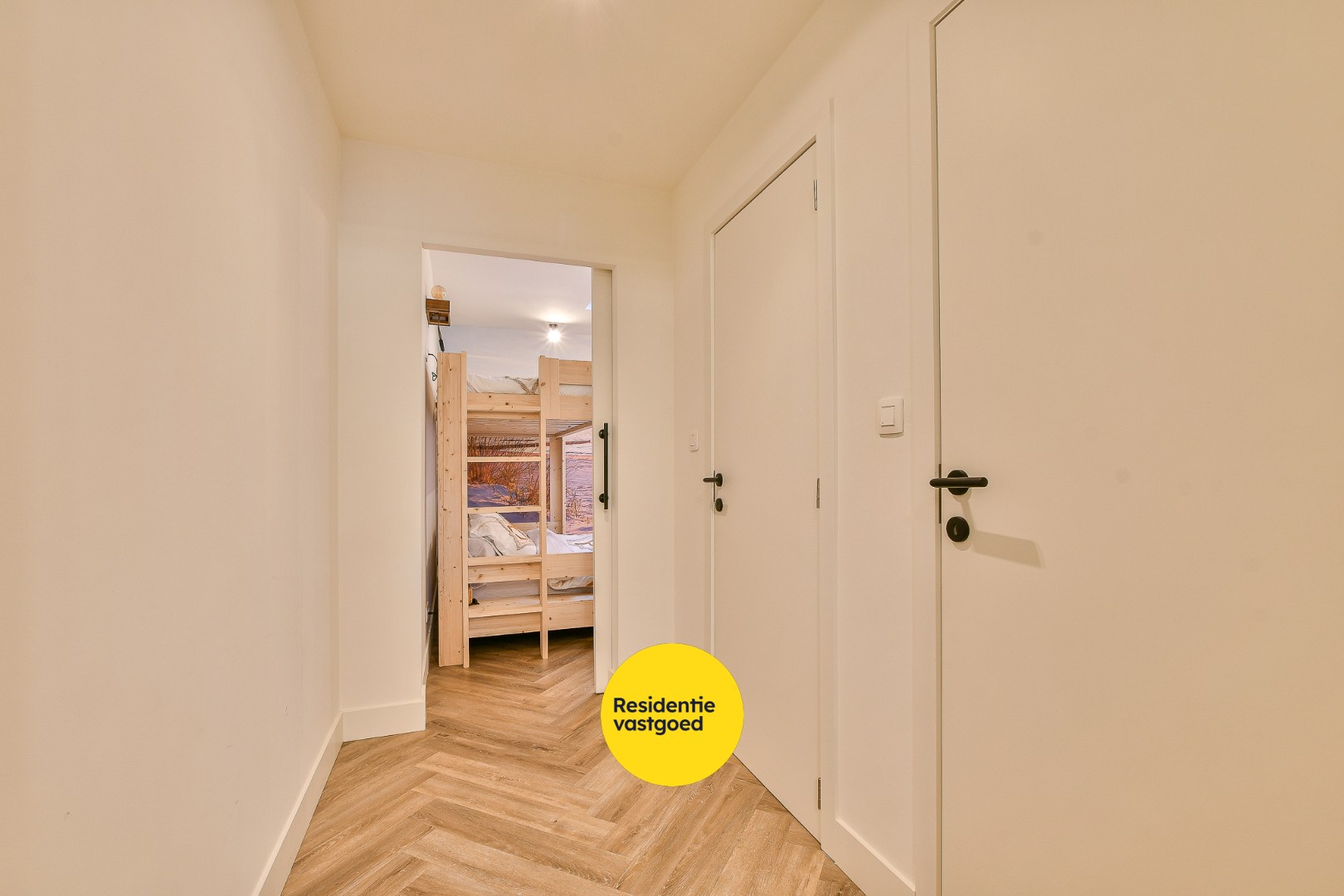 Volledig vernieuwd appartement te koop - achterkant zeedijk Wenduine! 