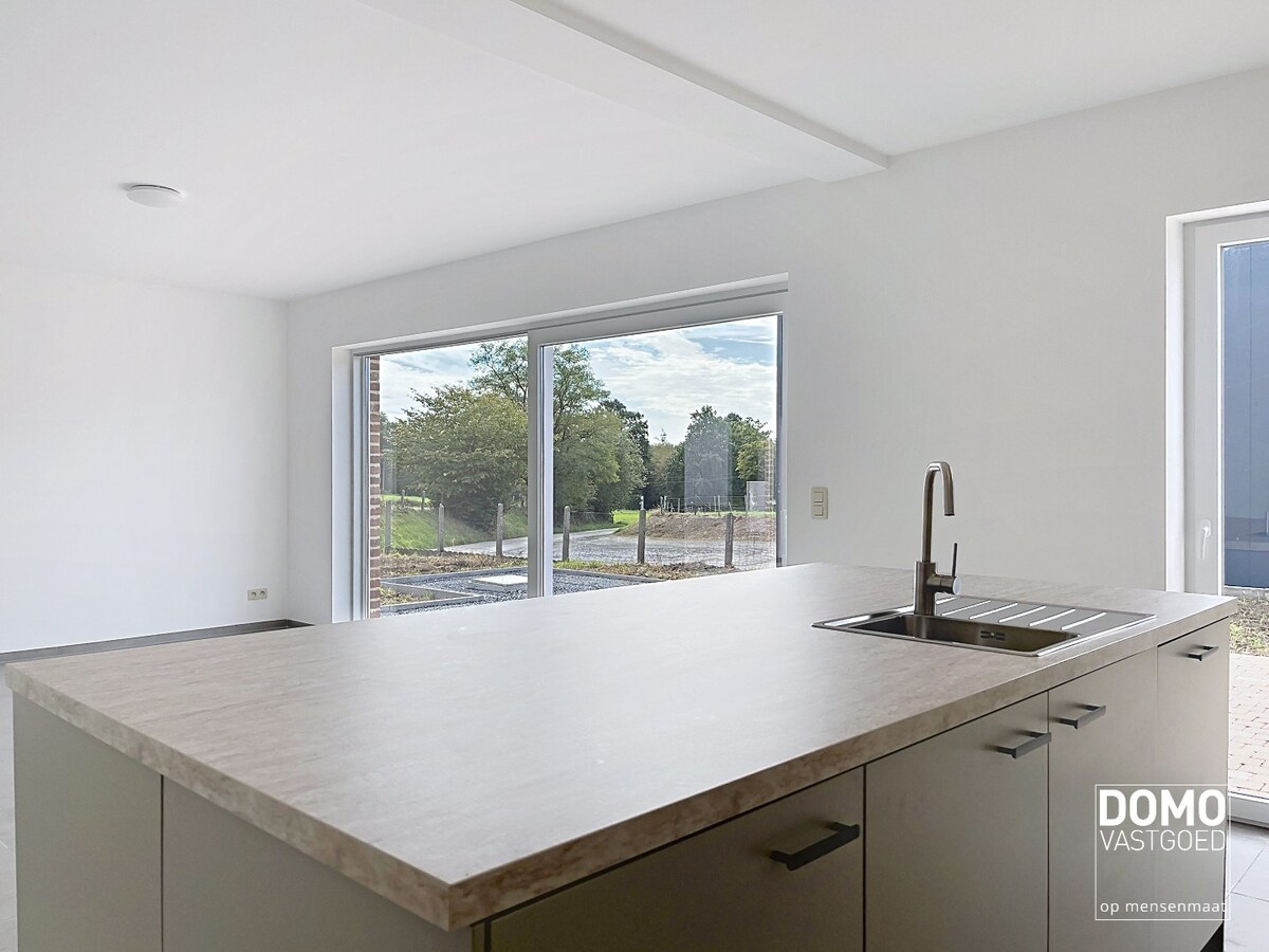 MODERNE NIEUWBOUWWONING MET 3 SLAAPKAMERS TE KORTENAKEN 