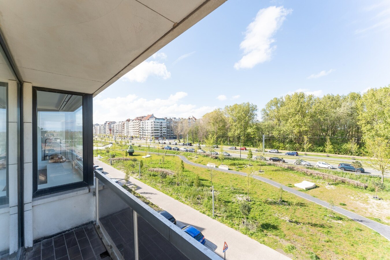 Gerenoveerd hoekappartement met prachtige zichten te Heist 