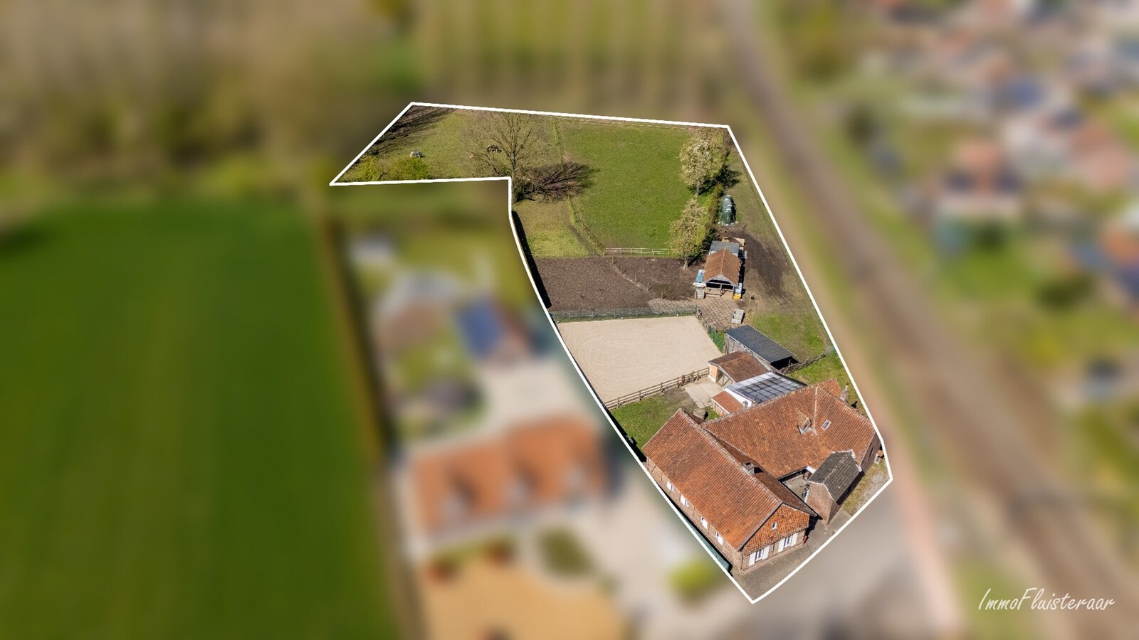 Charmante boerderij met piste en weides op ca. 60 are te Hoeselt 
