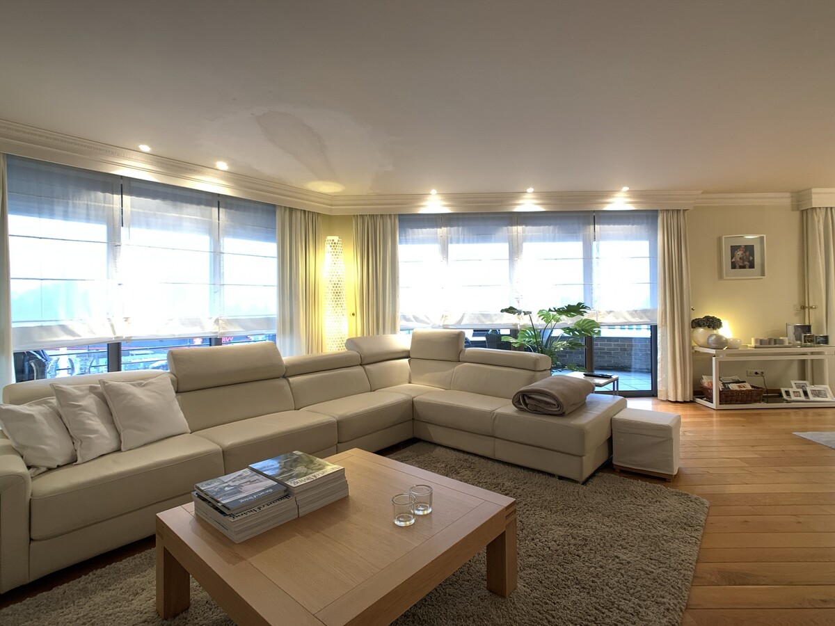 Prachtig appartement met groot terras 