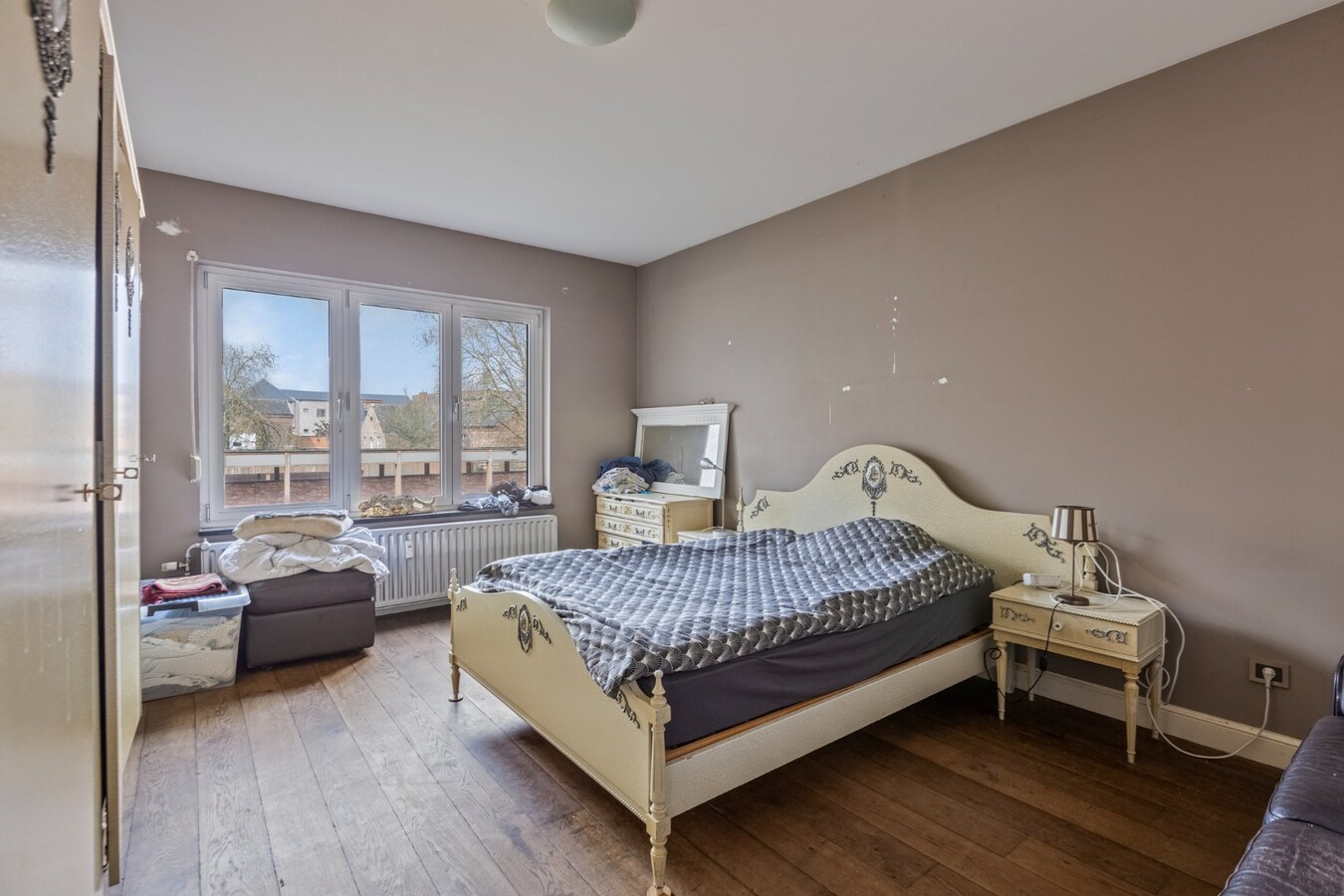 Ruim appartement gelegen op de 1ste verdieping in het centrum van Maaseik! 