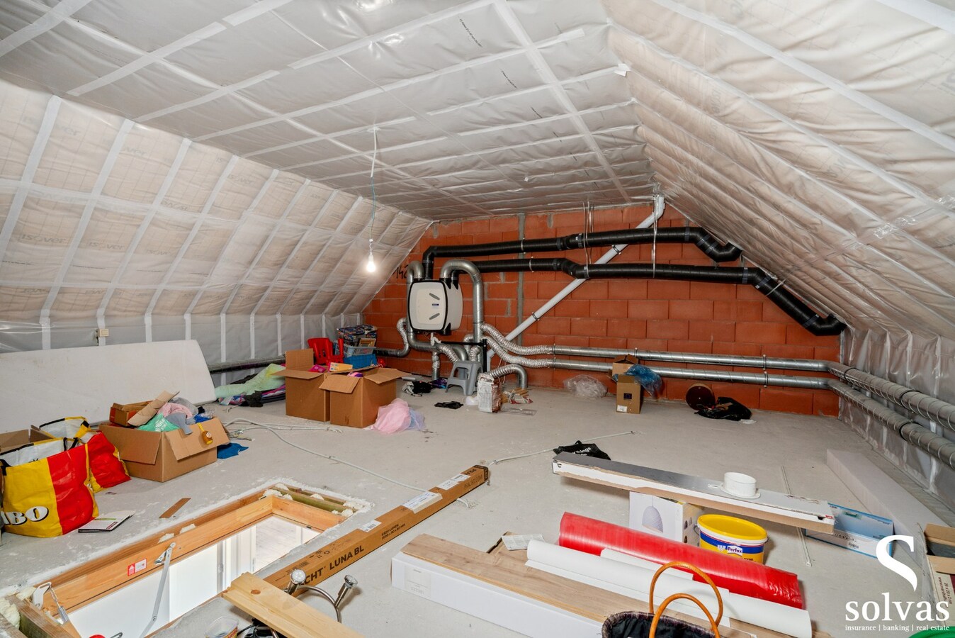 IN OPTIE: Recente halfopen bebouwing in rustige woonwijk 