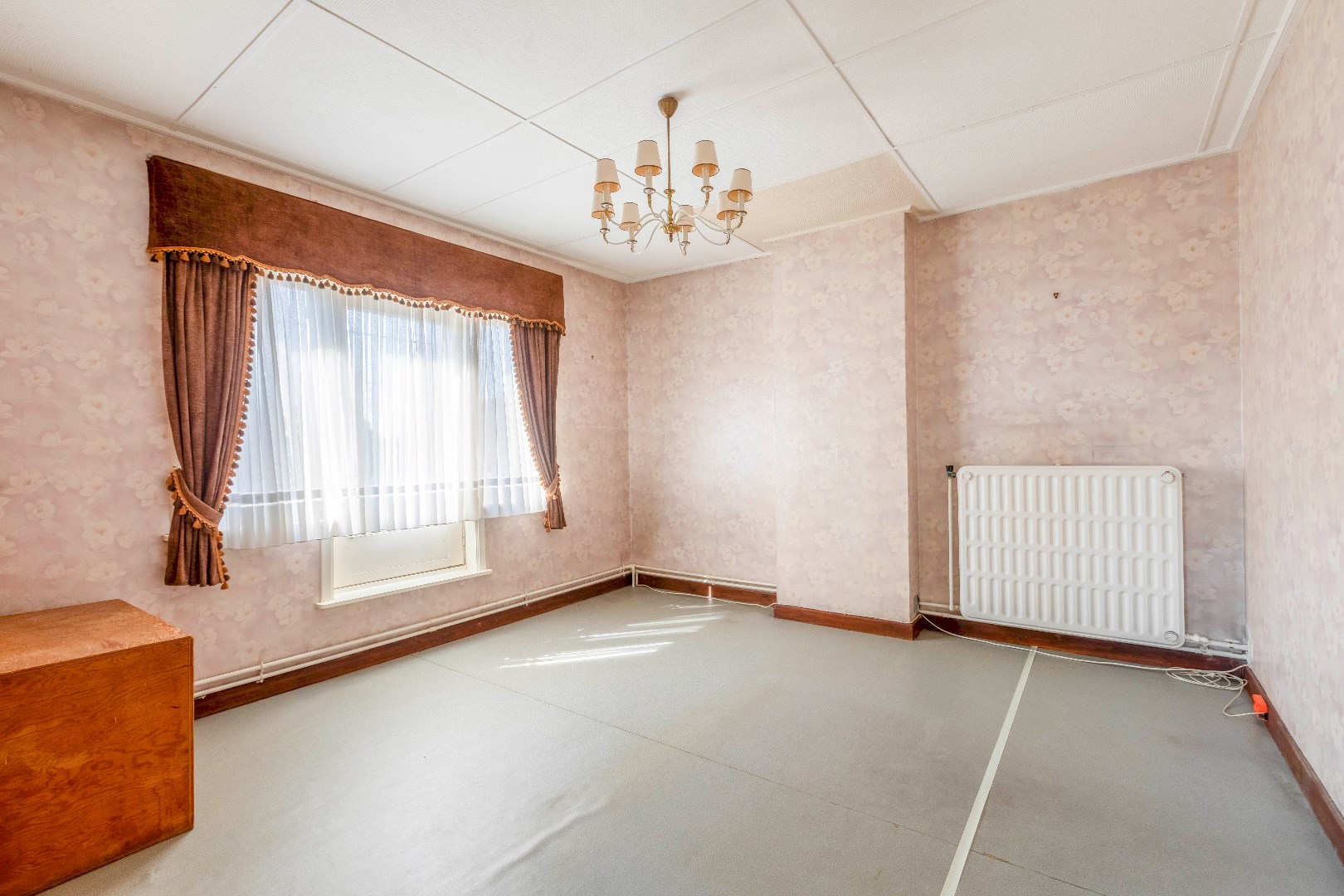 Te renoveren HOB met 3 slaapkamers op een bijzondere ligging in Deurle 