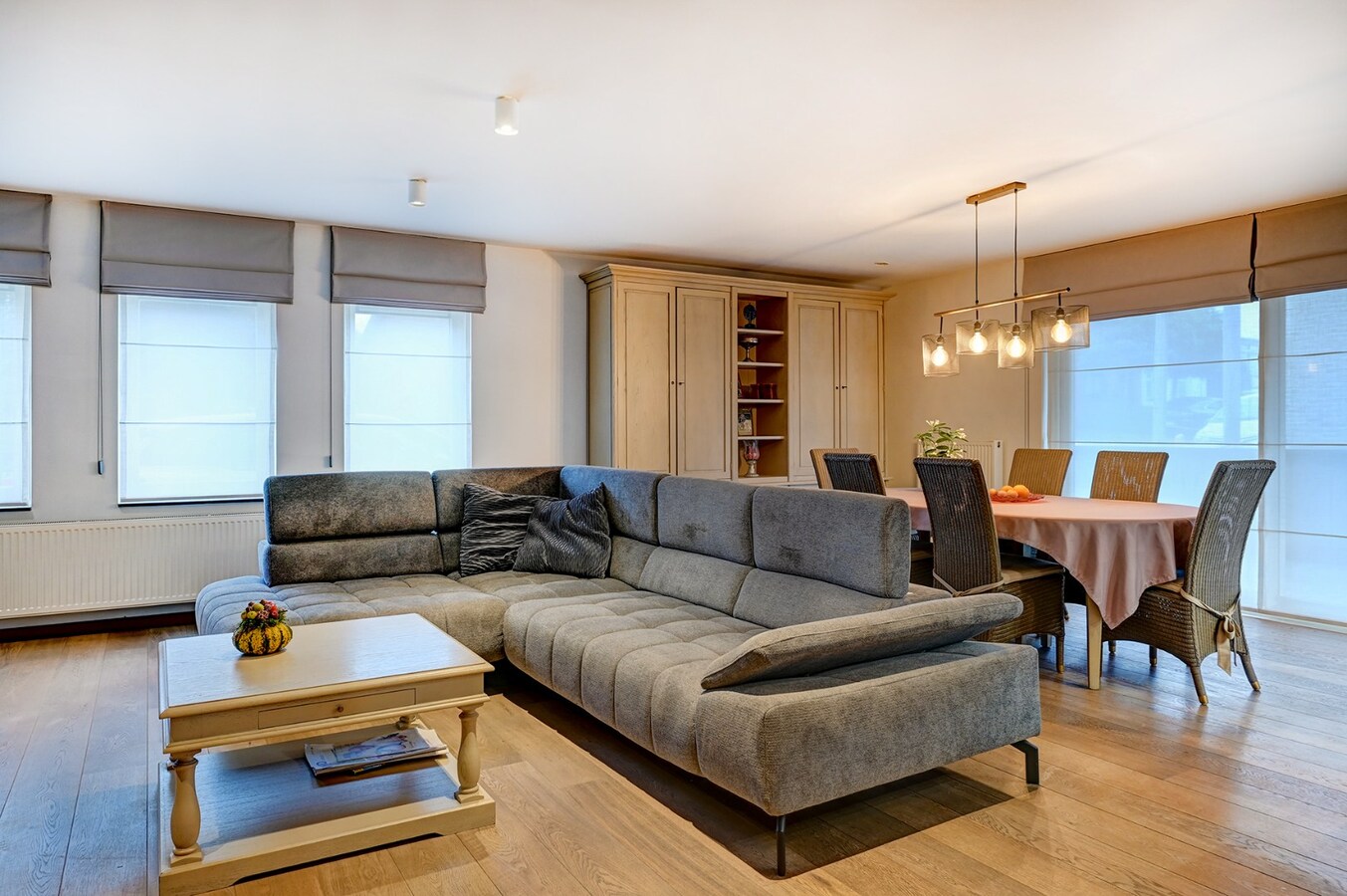 Ruim gelijkvloers appartement met 3 slaapkamers en 2 terrassen 