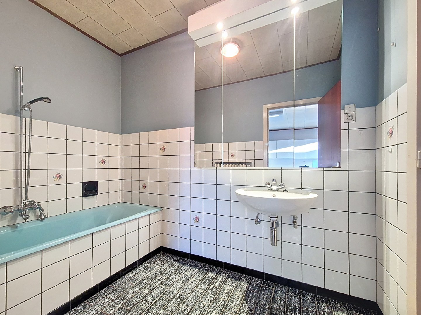 Halfopen woning met 4 slpk 