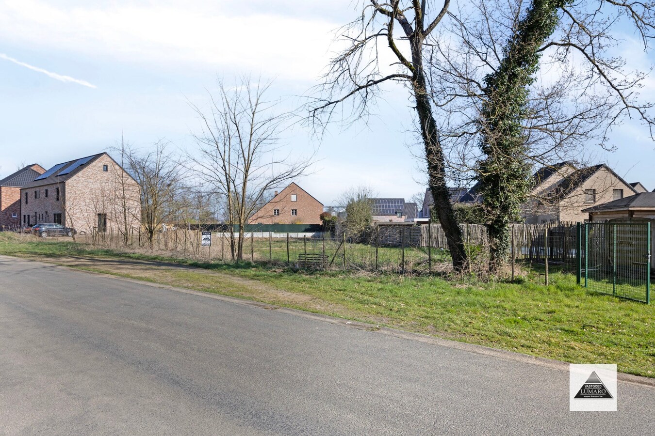 Lanklaar : Residentieel gelegen bouwperceel voor open bebouwing- nabij oude Kanaalarm 