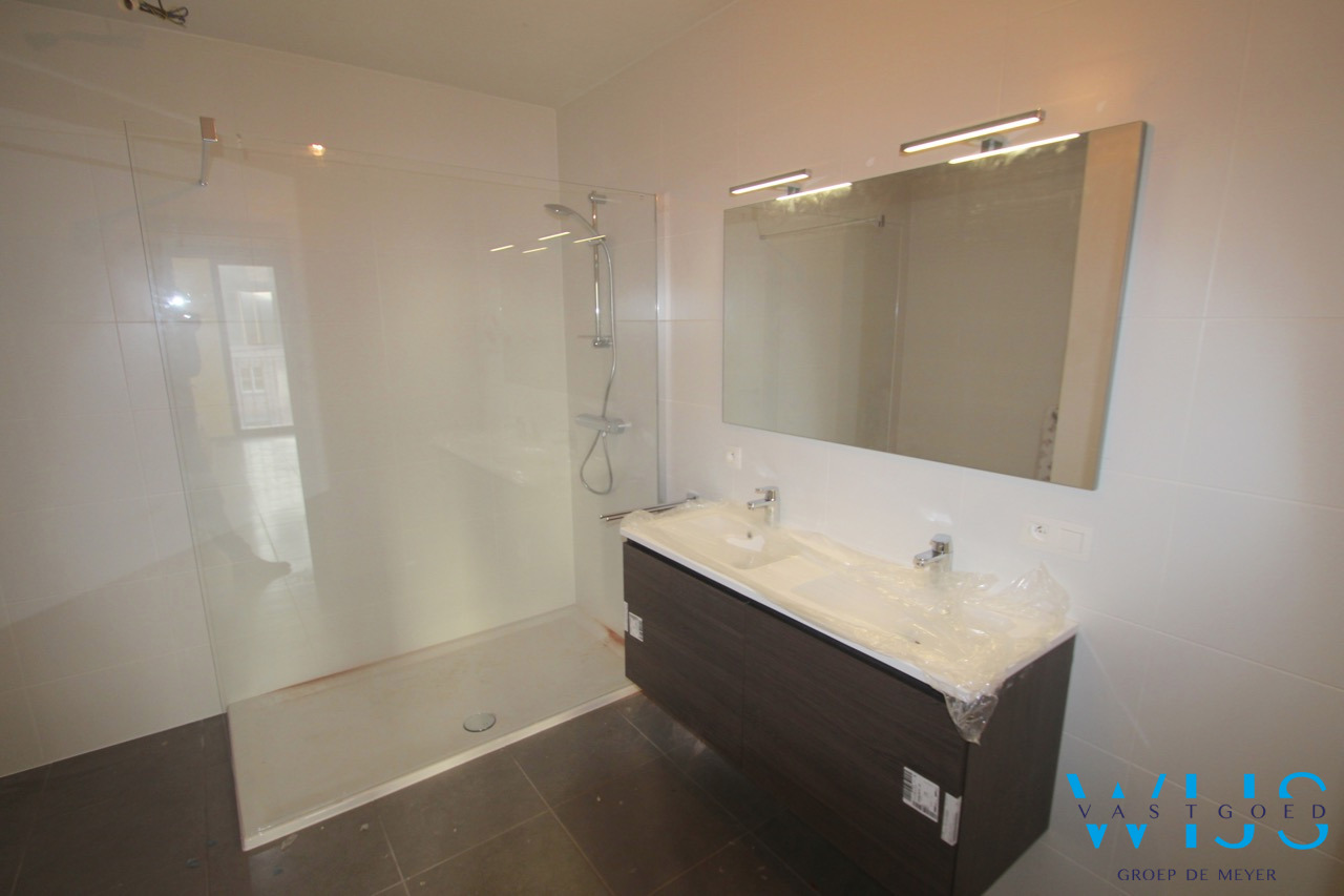 Prachtige duplex + garage in het rustige landelijke OOSTEEKLO 