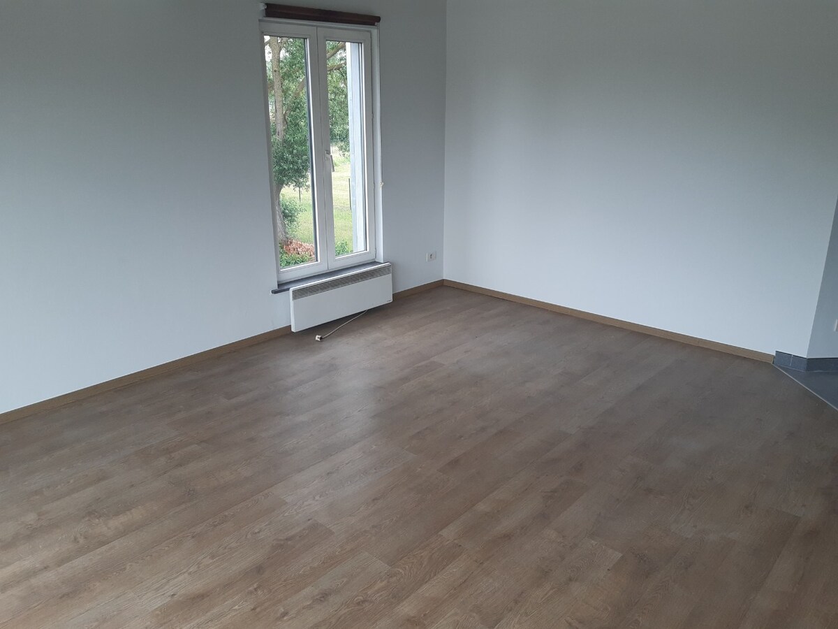 Degelijk appartement (1° verdieping). 