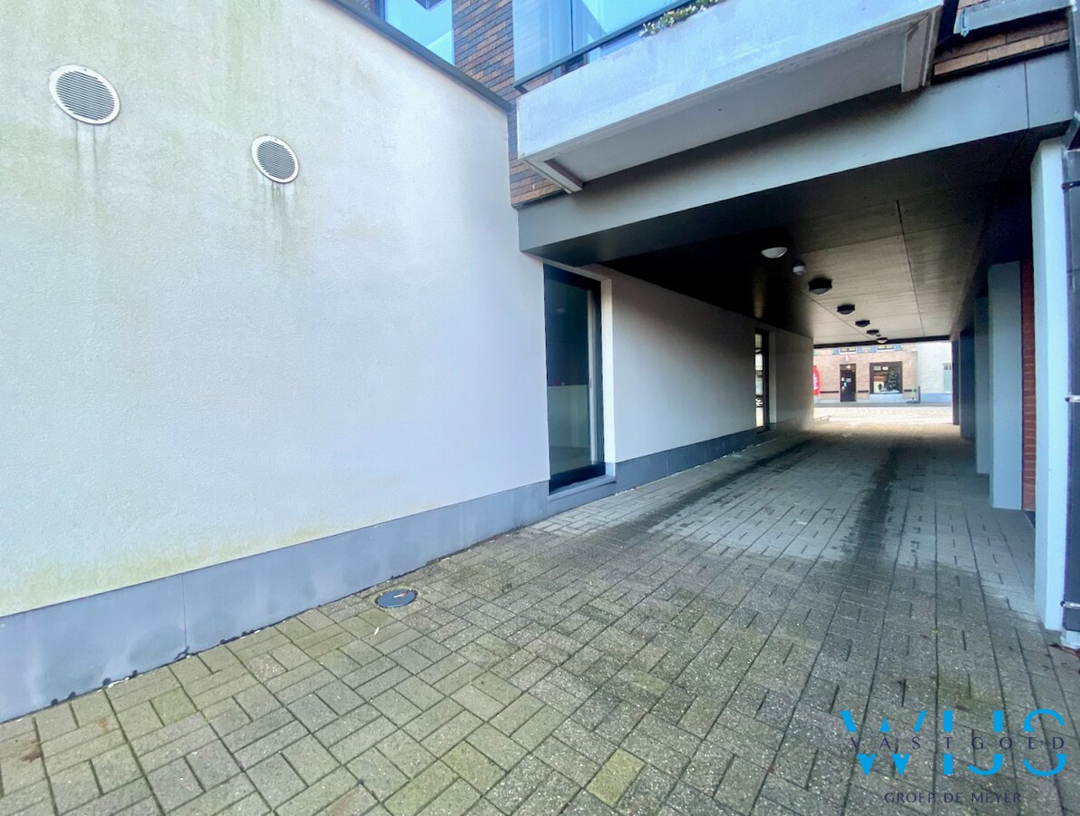 Totaal afgewerkte serviceflat te Lievegem ! 