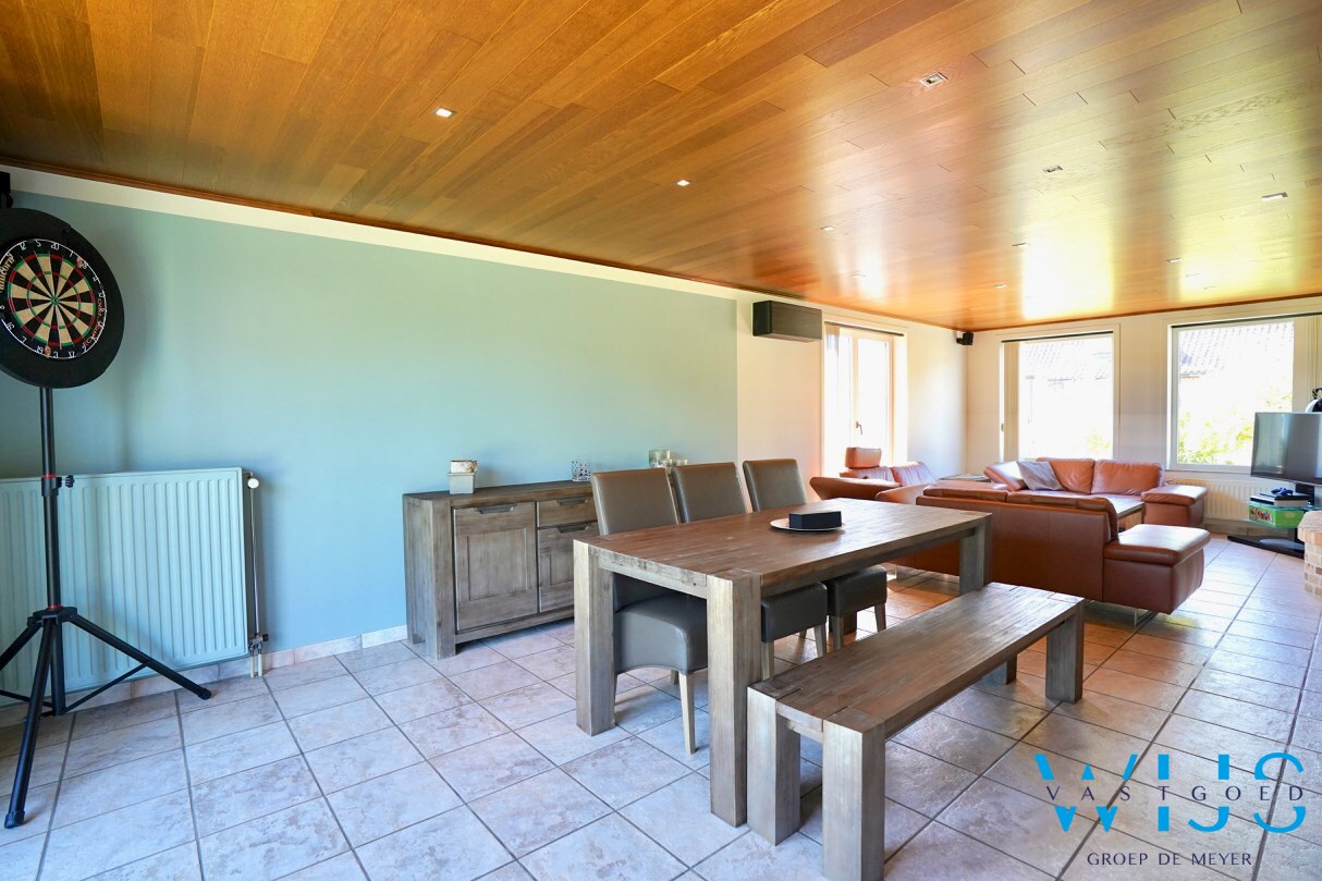 INSTAPKLAAR woonhuis op 523m² in woonwijk te Boekhoute ! 