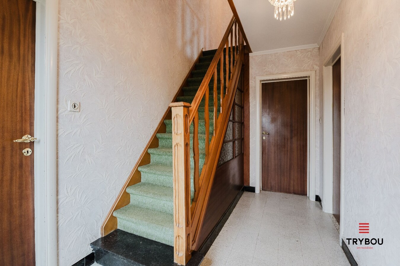 Alleenstaande woning op een ruim perceel van 2270 m² met rustige ligging te Langemark 