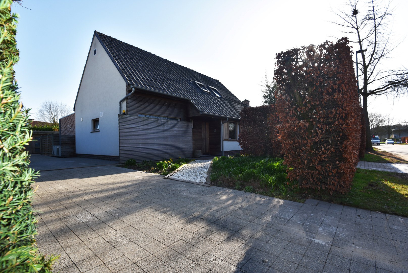 Gerenoveerde open bebouwing te koop te Lievegem 