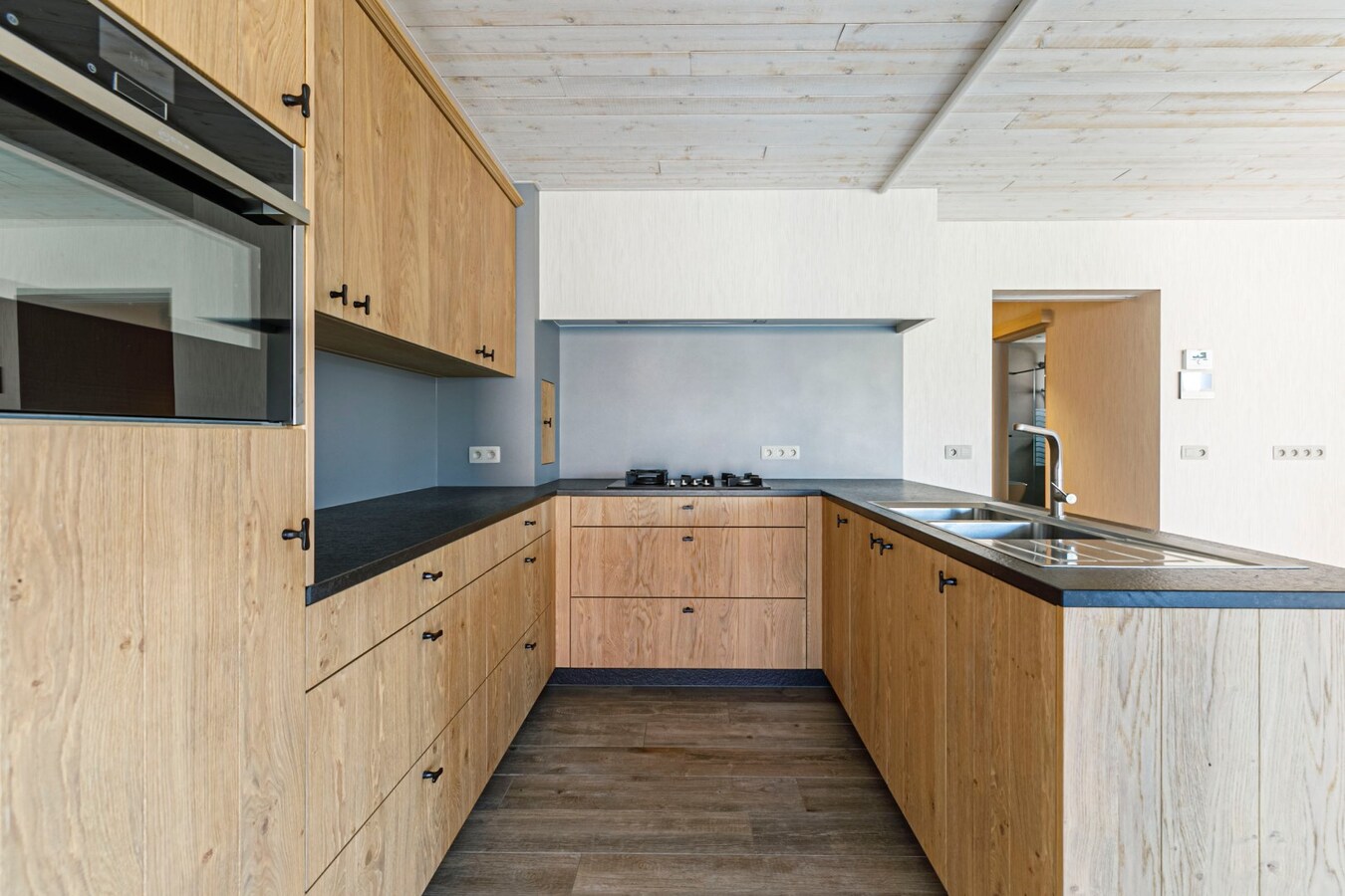 Recent gelijkvloers (120 m²) met lift en tuin 