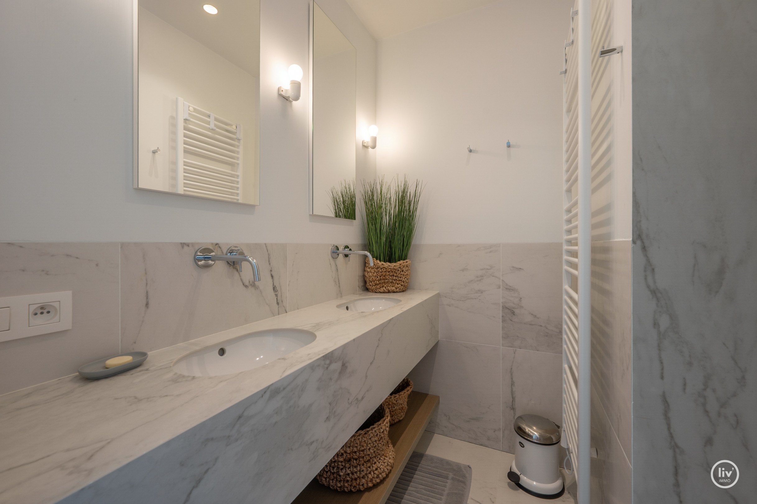 Appartement duplex unique avec 4 chambres dans une résidence récente au centre de Knokke. 