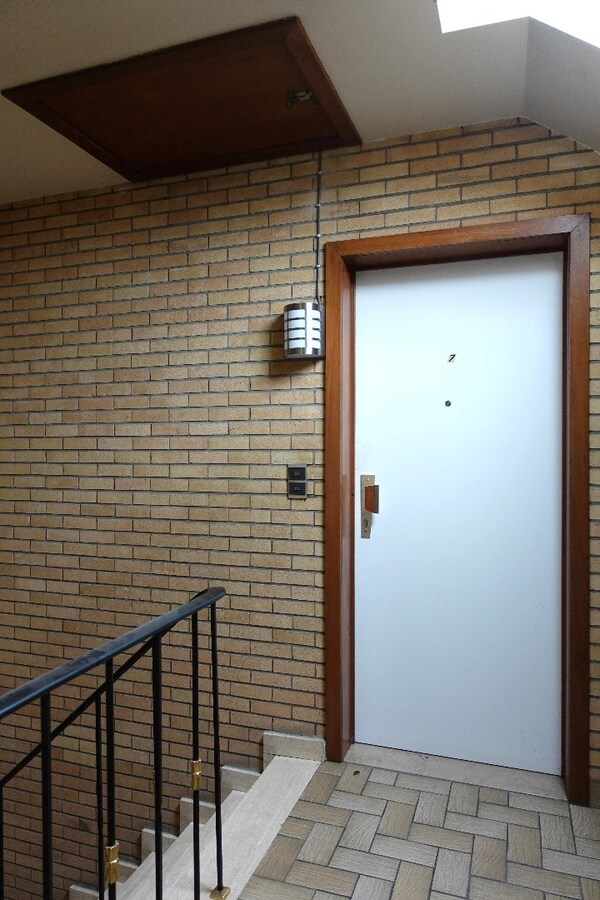 Opbrengsteigendom met 5 appartementen, 2 studio's en 4 garageboxen in Gistel 