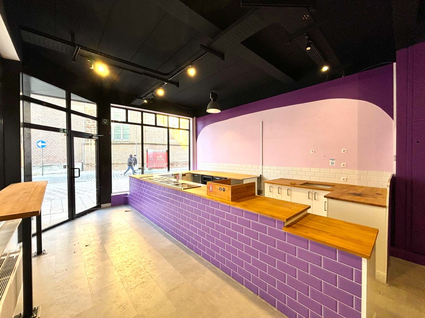 Opbrengsteigendom bestaande uit 1 handelsruimte met 3 bovengelegen appartementen 