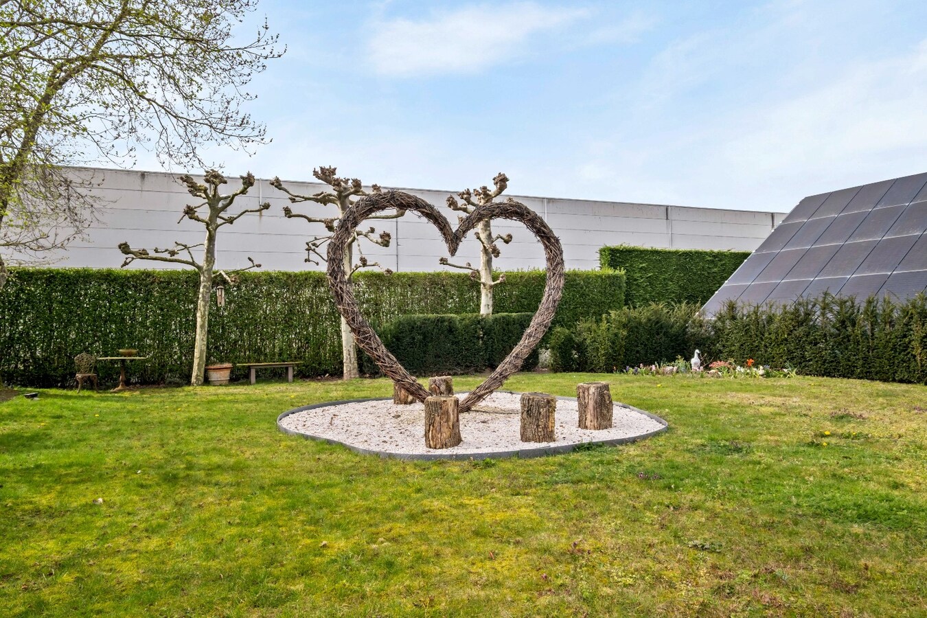 Exclusieve villa met buitenzwembad en privéwelness te Waregem ! 