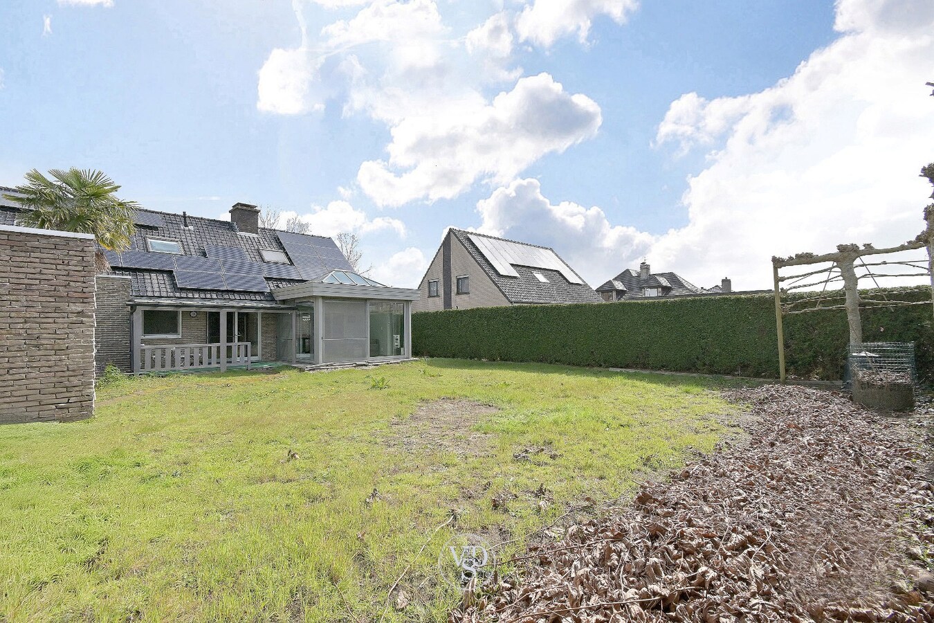 Tijdloze villa in residentiële wijk te Nazareth. 