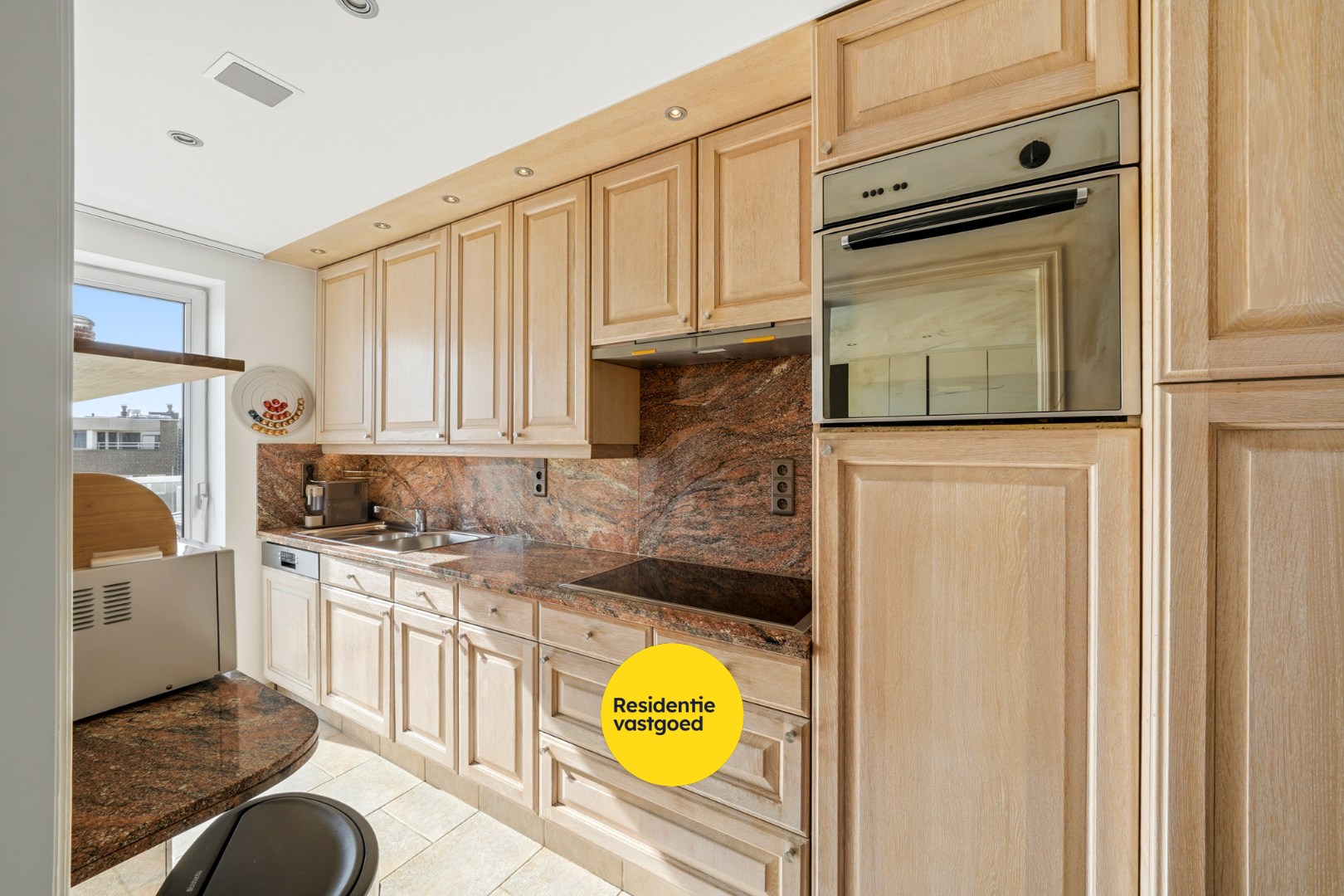 Ruim appartement met 3 slaapkamers, 2 terrassen, garage en staanplaats in Oostende 