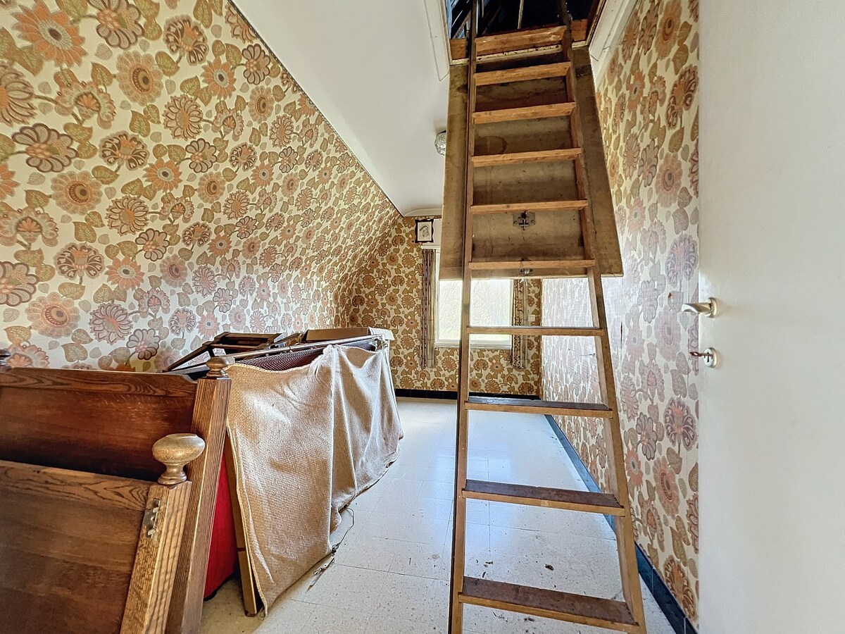 Te renoveren/slopen woning op perceel van 1.334m² op topligging 