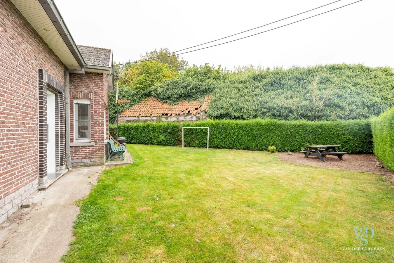 Degelijke, goed gelegen gezinswoning. 