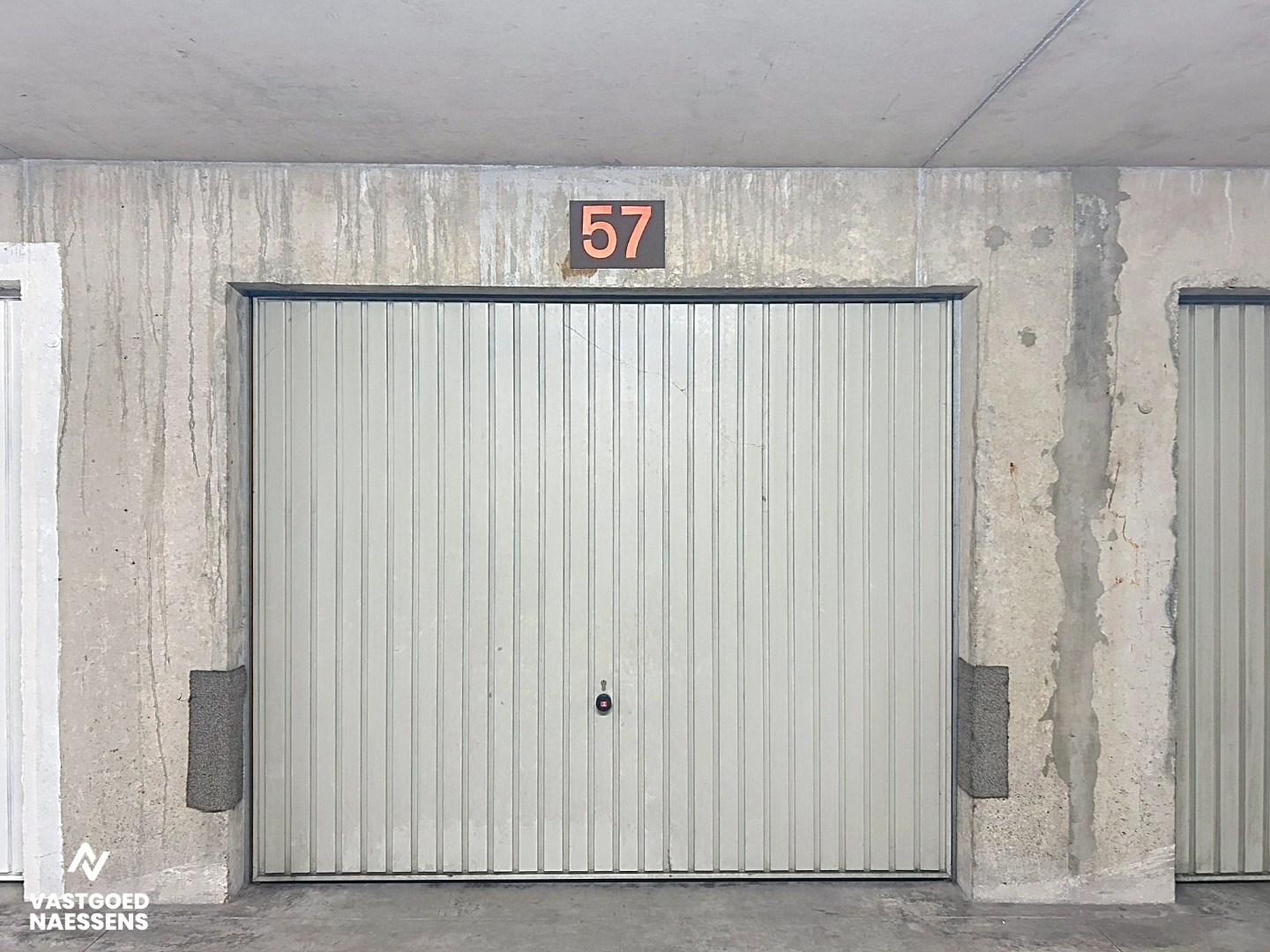GARAGEBOX VLAKBIJ ZEEDIJK 