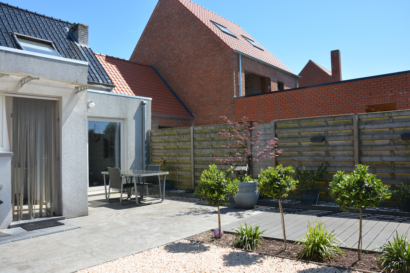 Instapklare woning met garage in centrum Zerkegem 