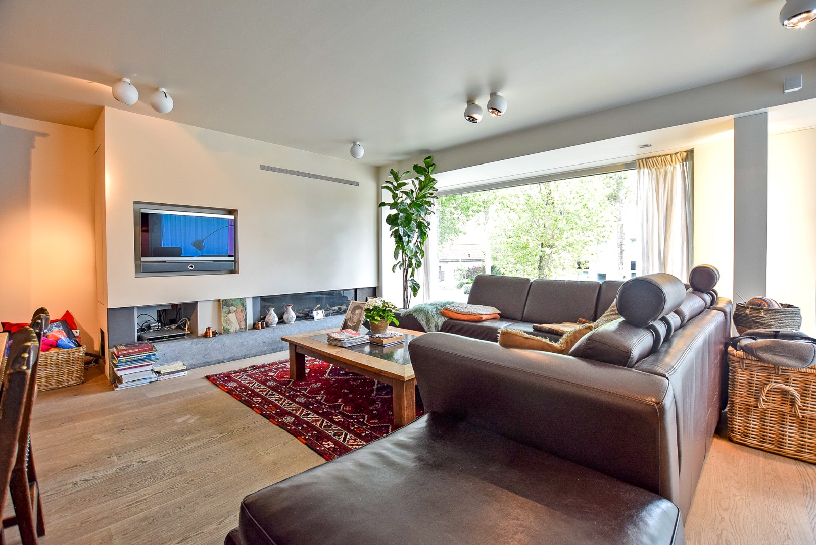 Goed gelegen polyvalent eigendom te Oostduinkerke op 749m². 